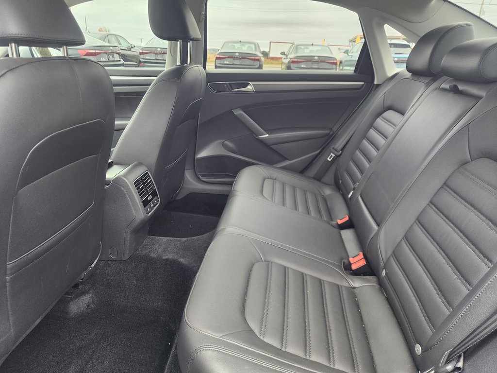Volkswagen Passat 4dr Sdn 1.8 TSI Auto Highline 2017 à Saint-Georges, Québec - 10 - w1024h768px
