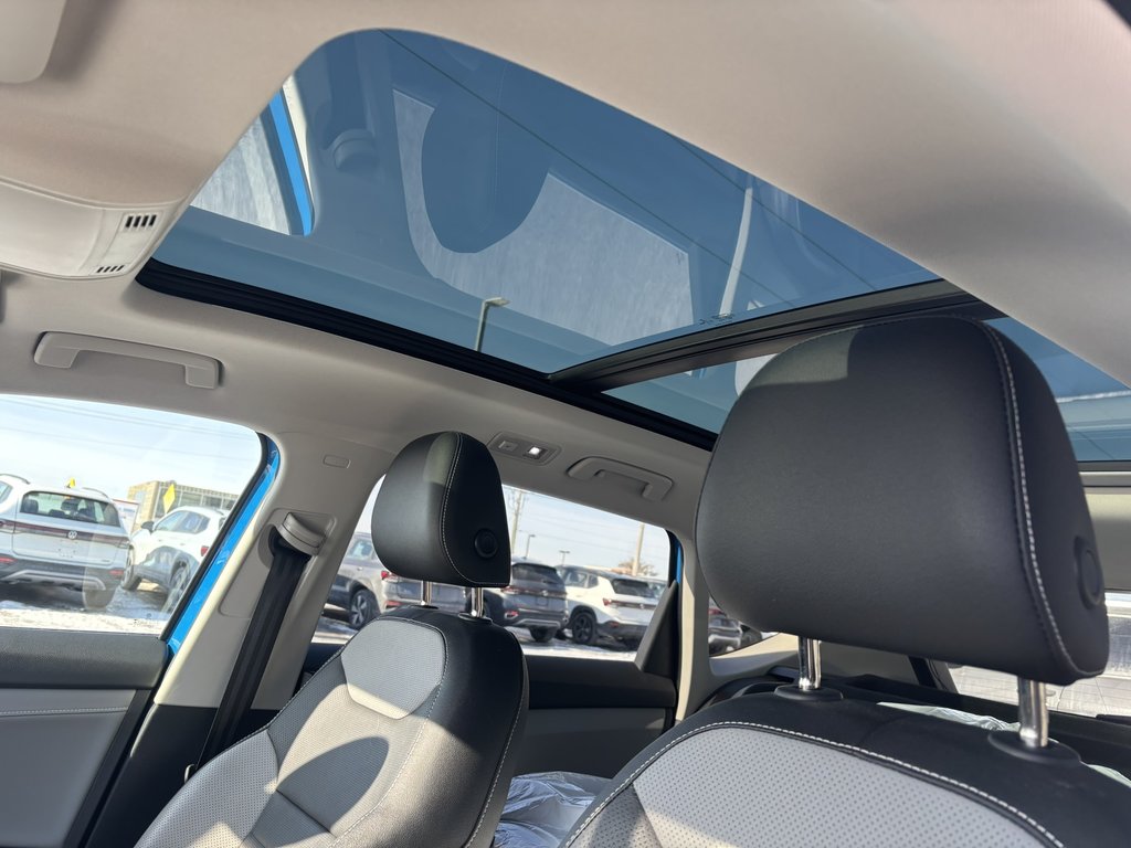 Volkswagen Taos Highline 4MOTION 2022 à Saint-Georges, Québec - 12 - w1024h768px