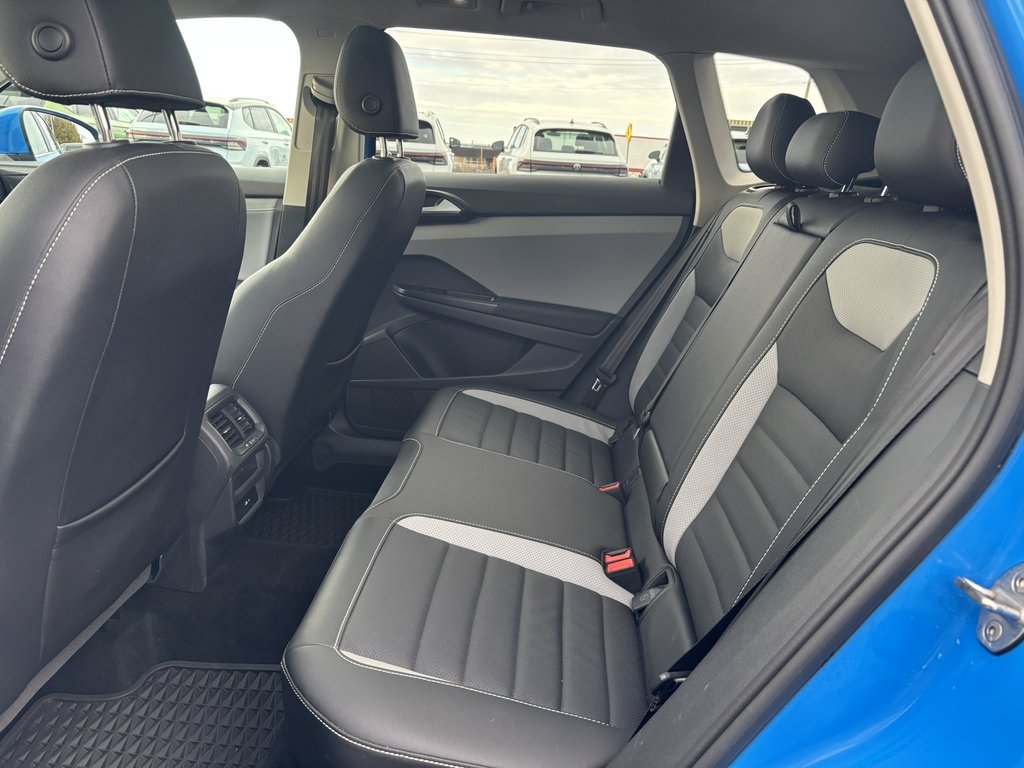 2022 Volkswagen Taos Highline 4MOTION in Saint-Georges, Quebec - 11 - w1024h768px