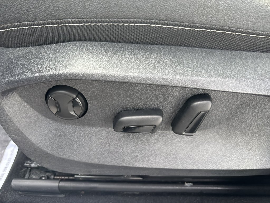 2023 Volkswagen Taos Highline 4MOTION in Saint-Georges, Quebec - 14 - w1024h768px