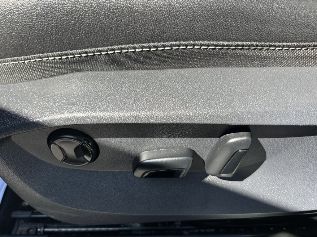 2023 Volkswagen Taos Highline 4MOTION in Saint-Georges, Quebec - 12 - w1024h768px
