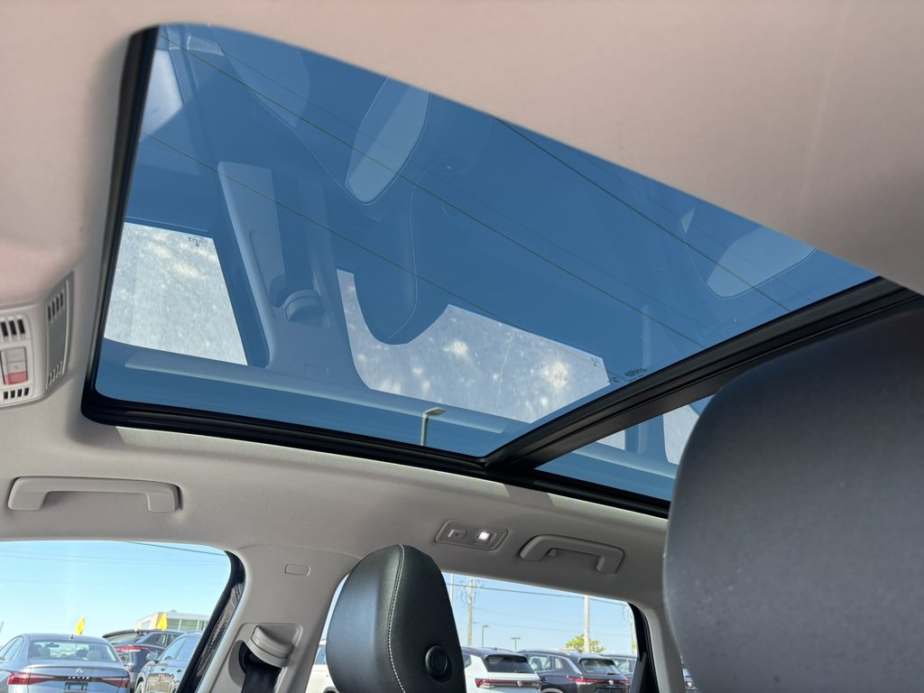 2023 Volkswagen Taos Highline 4MOTION in Saint-Georges, Quebec - 11 - w1024h768px