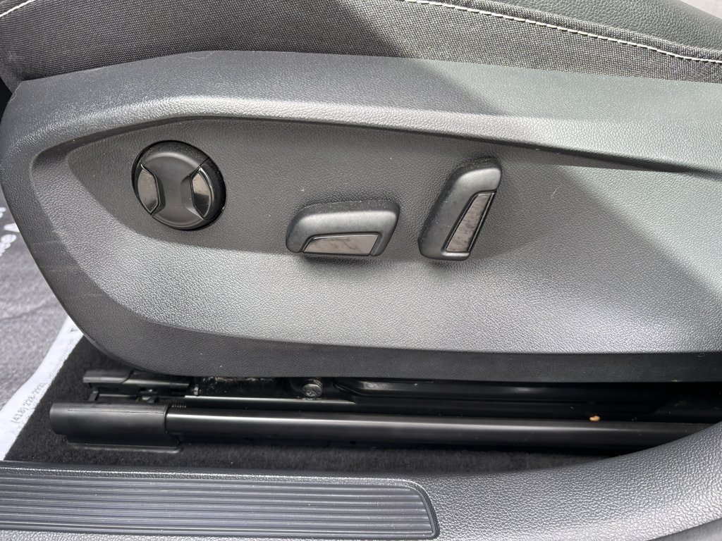 2023 Volkswagen Taos Comfortline 4MOTION -Ltd Avail- in Saint-Georges, Quebec - 11 - w1024h768px
