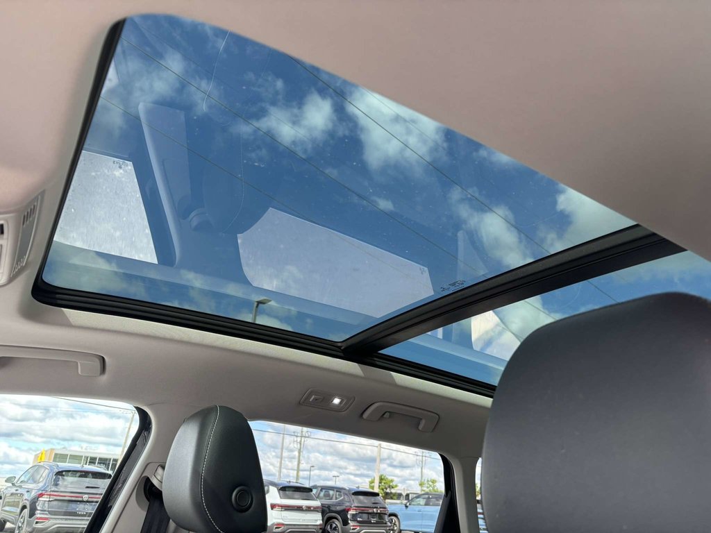 2023 Volkswagen Taos Comfortline 4MOTION -Ltd Avail- in Saint-Georges, Quebec - 12 - w1024h768px