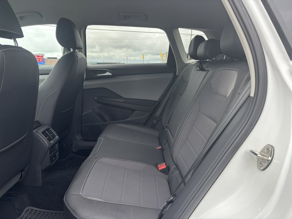 2023 Volkswagen Taos Comfortline 4MOTION -Ltd Avail- in Saint-Georges, Quebec - 9 - w1024h768px