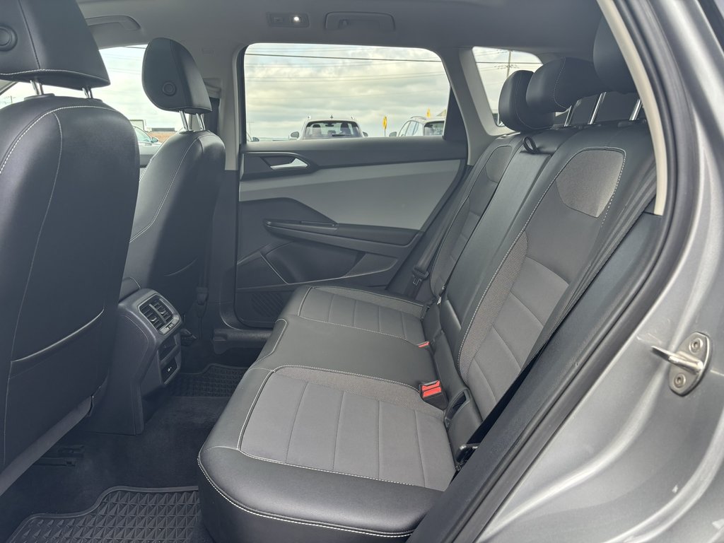 Volkswagen Taos Comfortline 4MOTION -Ltd Avail- 2023 à Saint-Georges, Québec - 9 - w1024h768px