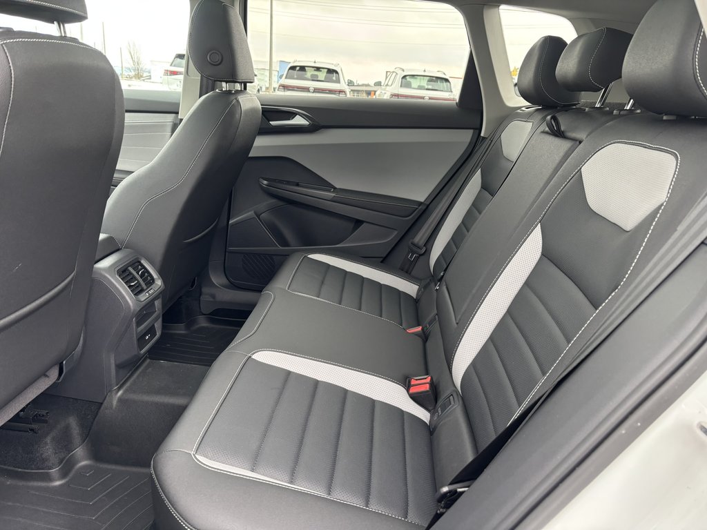 2024 Volkswagen Taos Highline 4MOTION in Saint-Georges, Quebec - 10 - w1024h768px