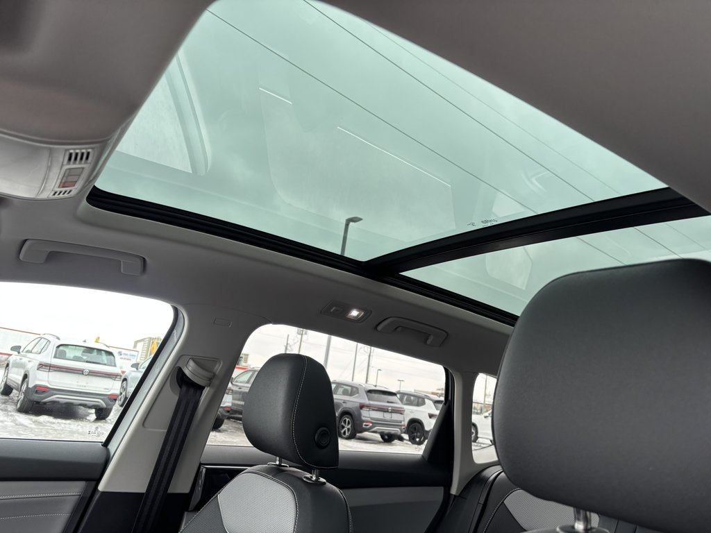 2024 Volkswagen Taos Highline 4MOTION in Saint-Georges, Quebec - 12 - w1024h768px