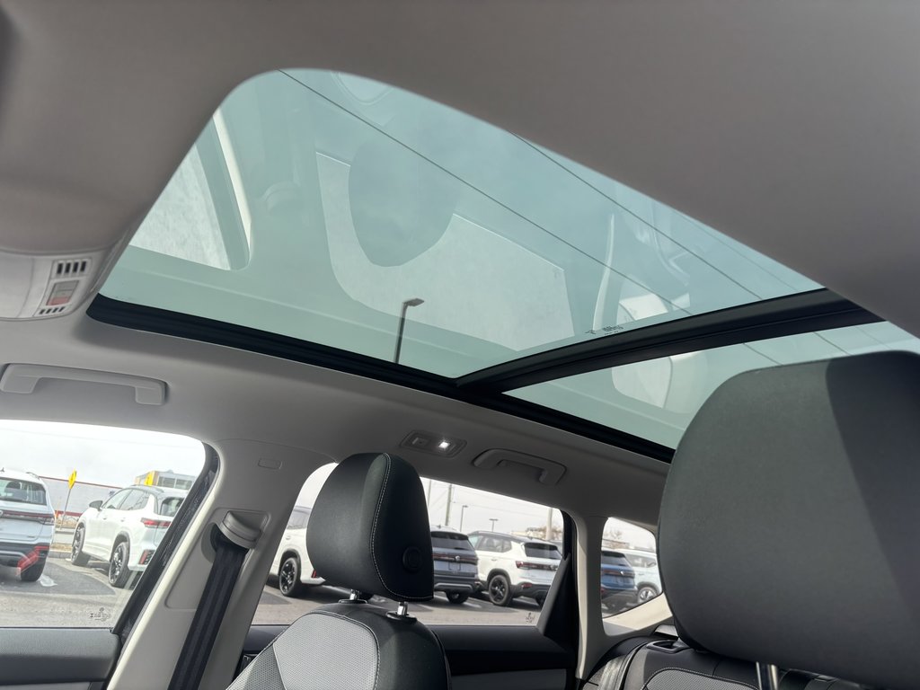 2024 Volkswagen Taos Highline 4MOTION in Saint-Georges, Quebec - 13 - w1024h768px