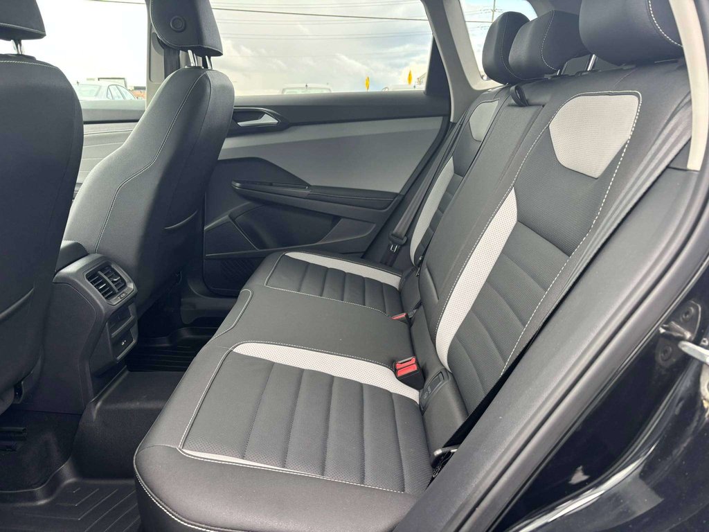 2024 Volkswagen Taos Highline in Saint-Georges, Quebec - 9 - w1024h768px