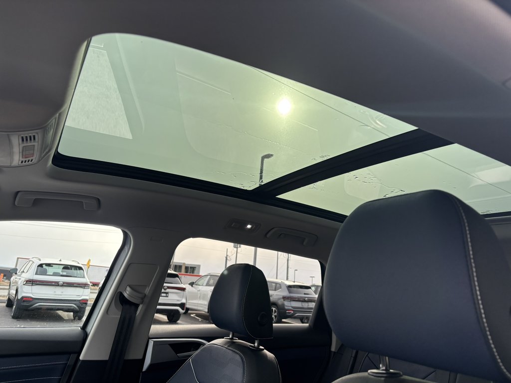 Volkswagen Taos Highline 4MOTION 2025 à Saint-Georges, Québec - 11 - w1024h768px