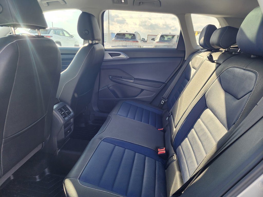 Volkswagen Taos Highline 4MOTION 2025 à Saint-Georges, Québec - 8 - w1024h768px