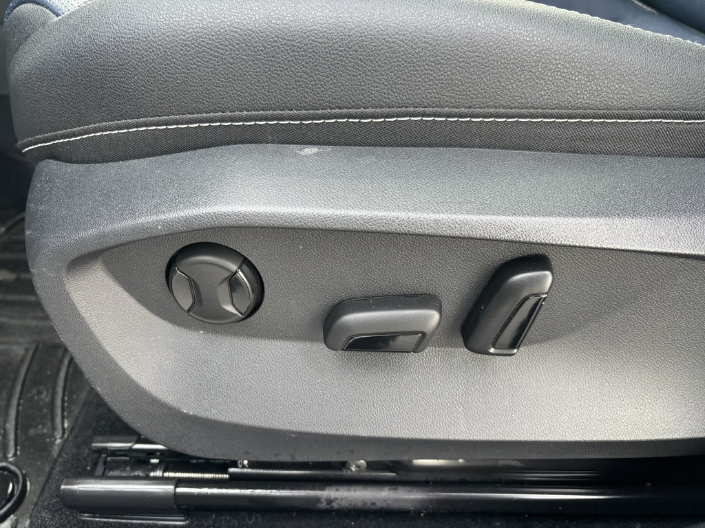 Volkswagen Taos Highline 4MOTION 2025 à Saint-Georges, Québec - 12 - w1024h768px