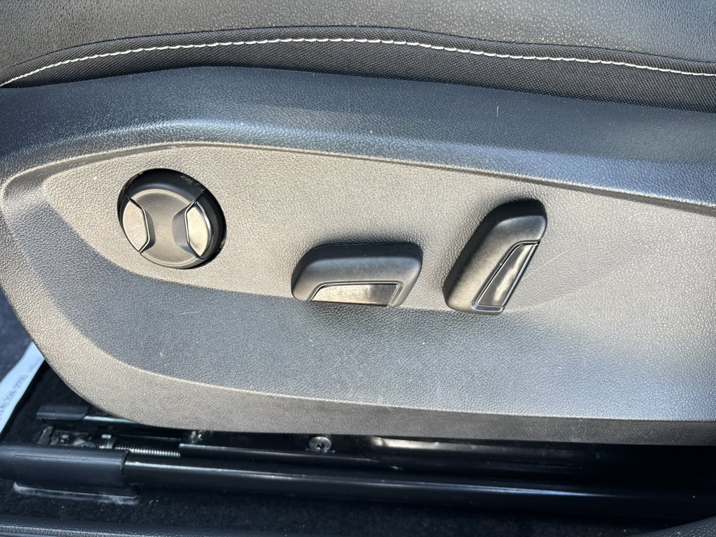 Volkswagen Taos Highline 4MOTION 2025 à Saint-Georges, Québec - 15 - w1024h768px