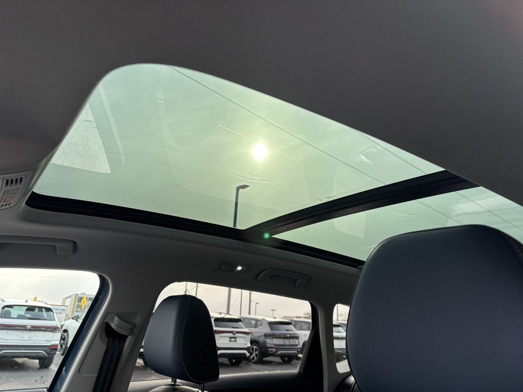 2025 Volkswagen Taos Highline 4MOTION in Saint-Georges, Quebec - 12 - w1024h768px