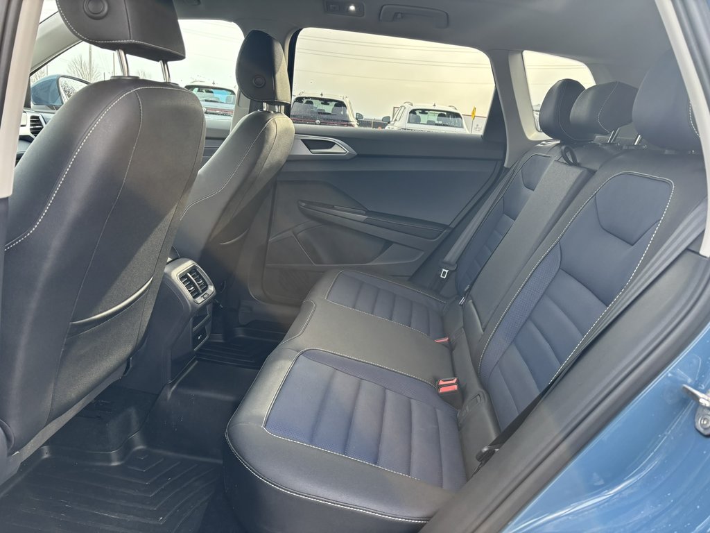 2025 Volkswagen Taos Highline 4MOTION in Saint-Georges, Quebec - 10 - w1024h768px