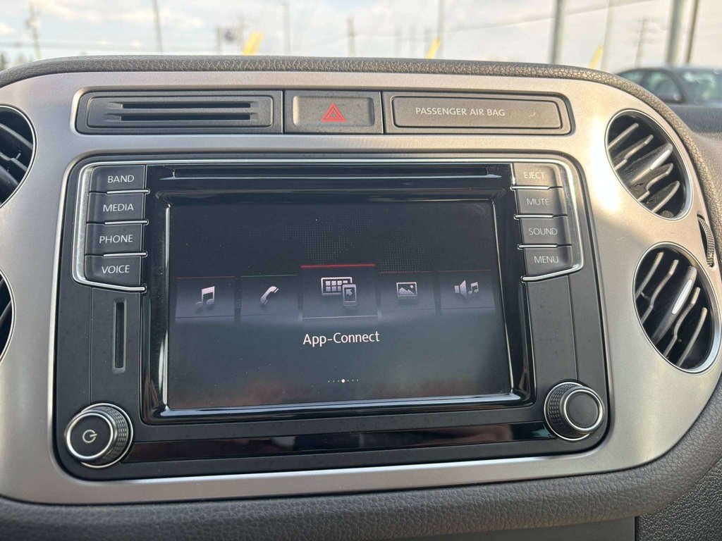 Volkswagen Tiguan Wolfsburg Edition 2017 à Saint-Georges, Québec - 15 - w1024h768px