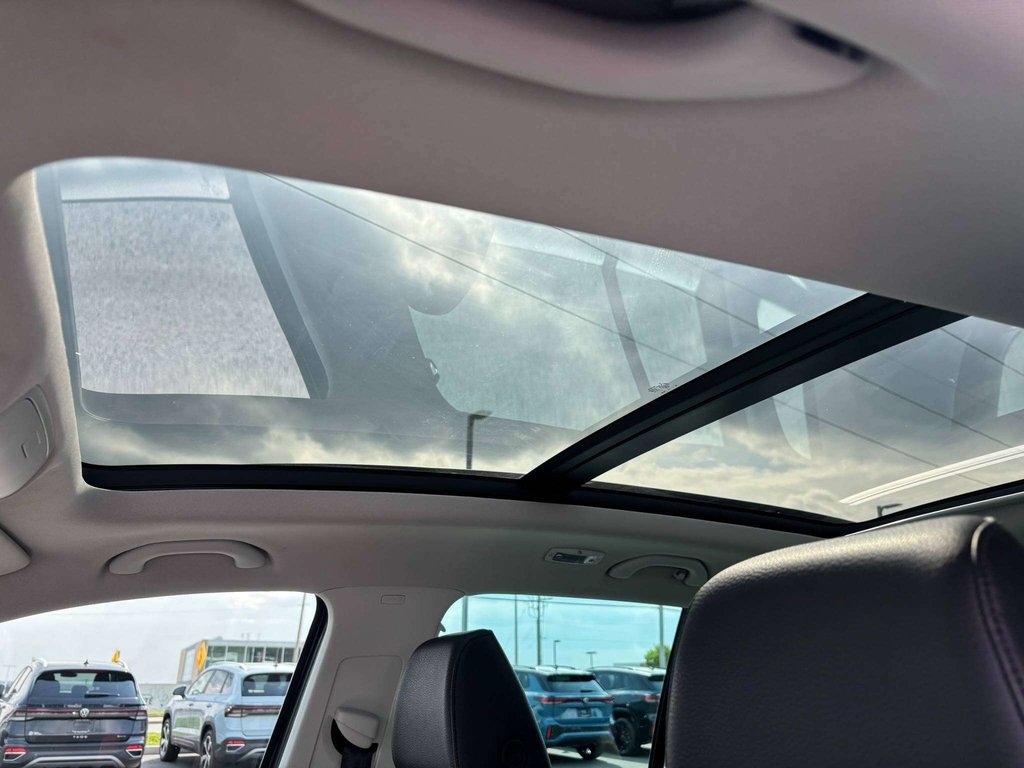 Volkswagen Tiguan Wolfsburg Edition 2017 à Saint-Georges, Québec - 10 - w1024h768px