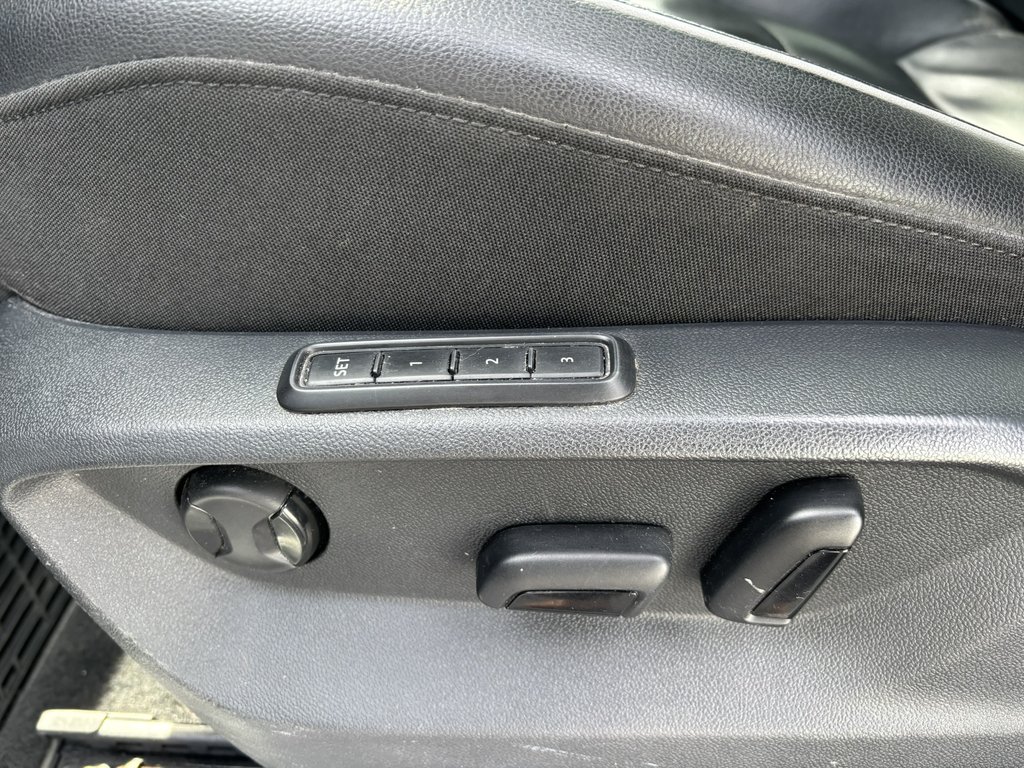 2018 Volkswagen Tiguan Highline 4MOTION in Saint-Georges, Quebec - 11 - w1024h768px