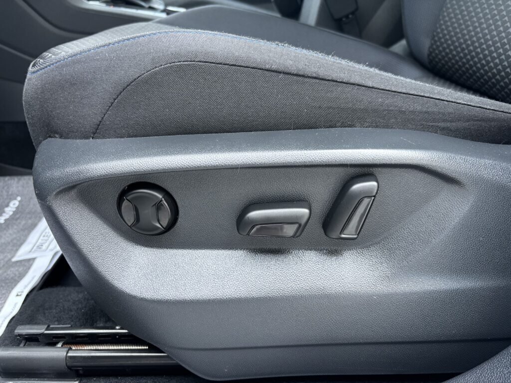 Volkswagen Tiguan United 4MOTION 2021 à Saint-Georges, Québec - 11 - w1024h768px