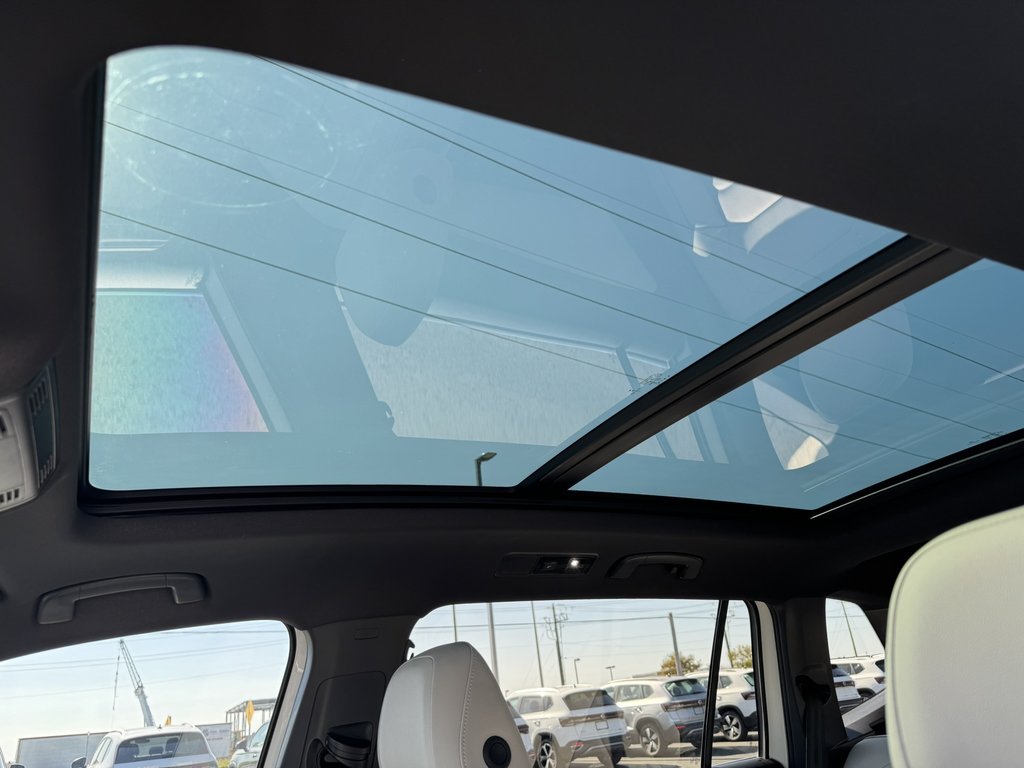 2021 Volkswagen Tiguan Highline R-Line 4MOTION in Saint-Georges, Quebec - 11 - w1024h768px