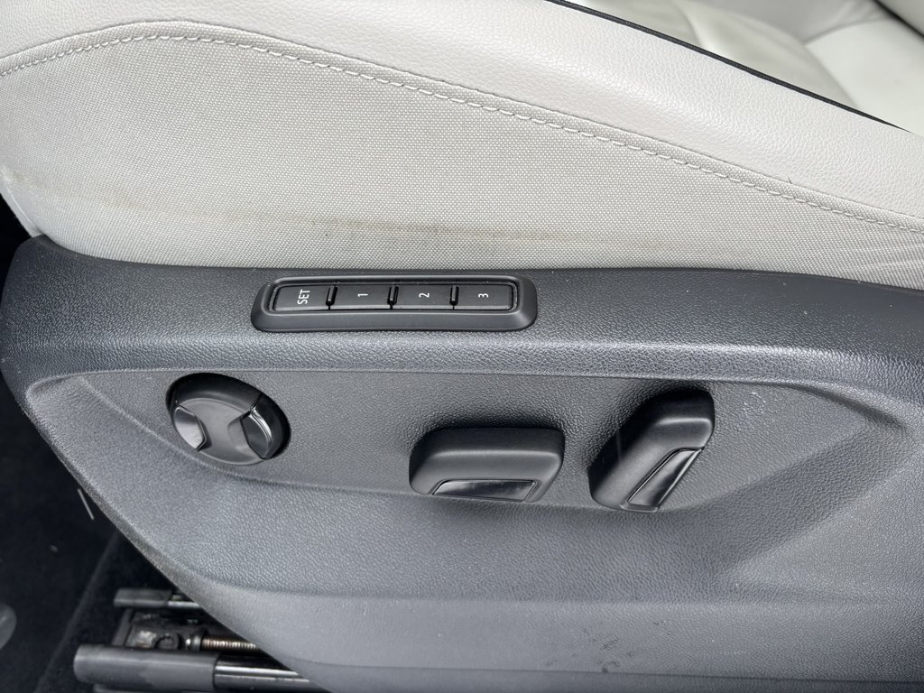 Volkswagen Tiguan Highline 4MOTION 2021 à Saint-Georges, Québec - 12 - w1024h768px