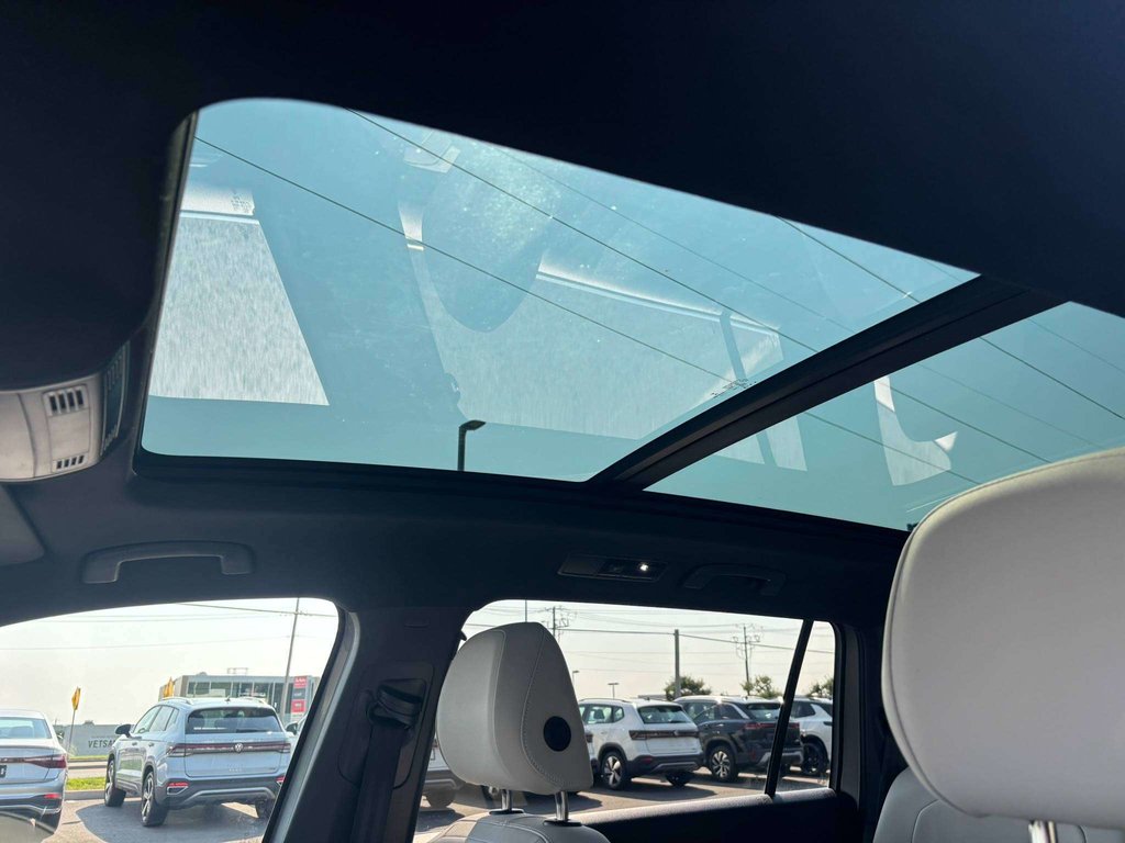 2021 Volkswagen Tiguan Highline in Saint-Georges, Quebec - 12 - w1024h768px