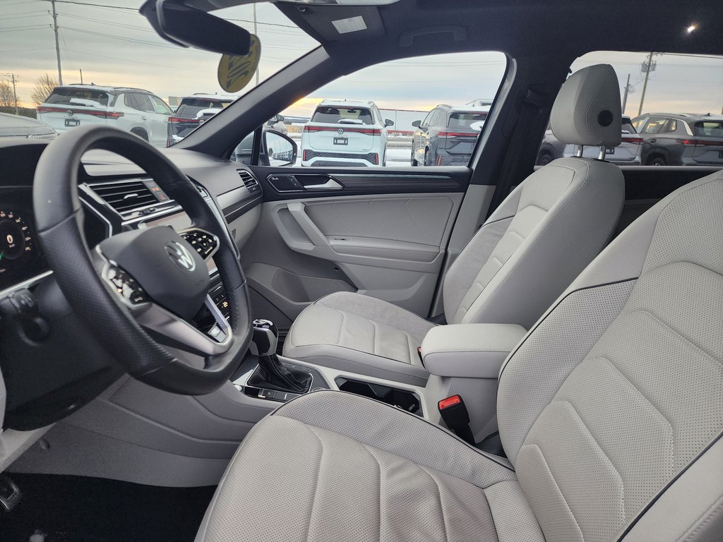 Volkswagen Tiguan Highline R-Line 4MOTION 2022 à Saint-Georges, Québec - 7 - w1024h768px