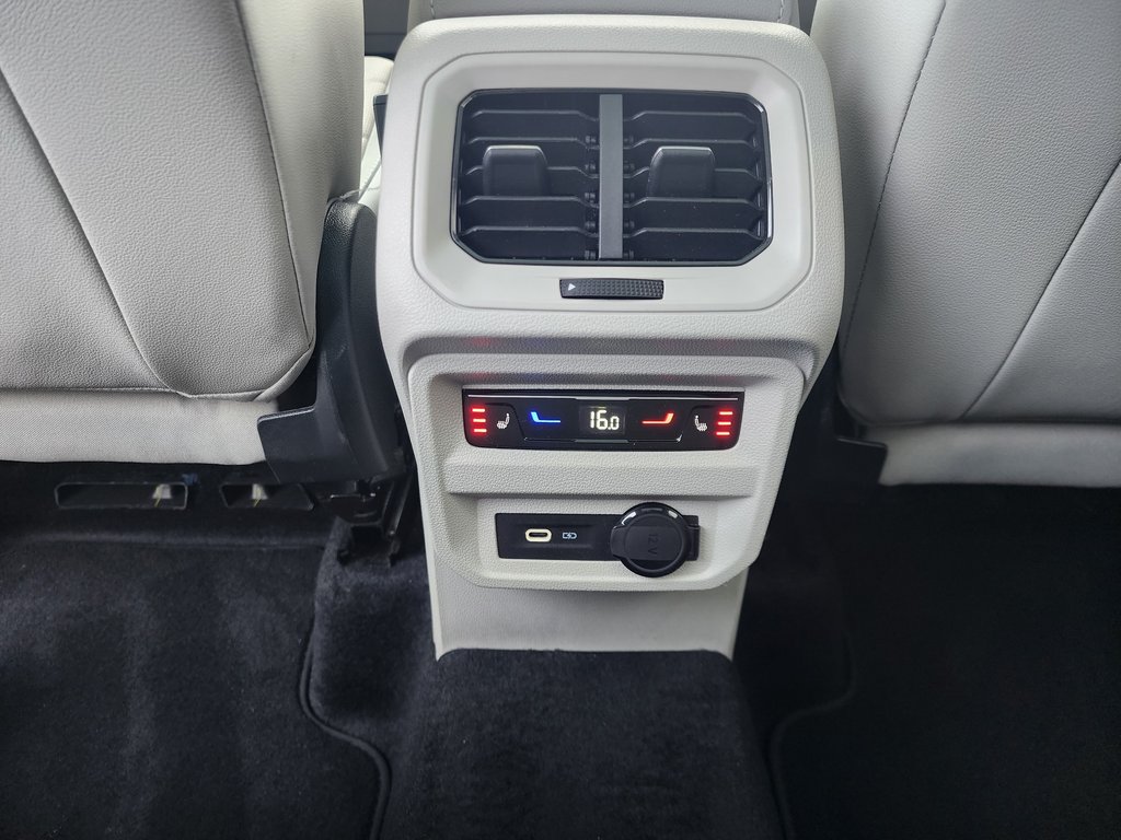 Volkswagen Tiguan Highline R-Line 4MOTION 2022 à Saint-Georges, Québec - 10 - w1024h768px