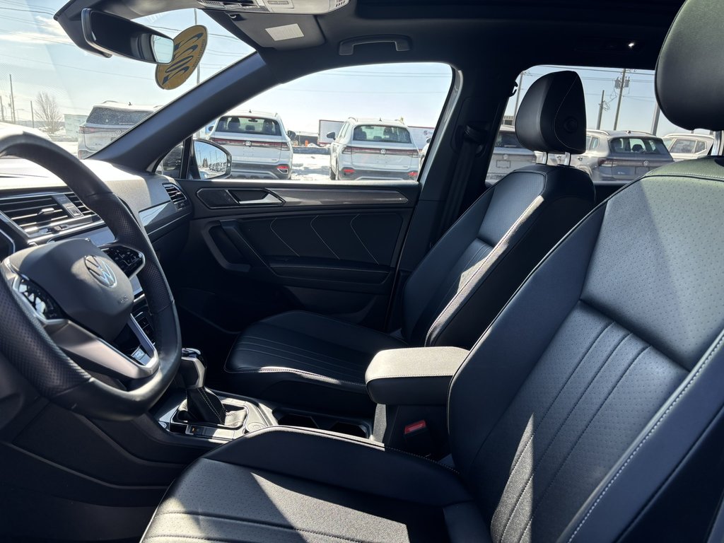 2022 Volkswagen Tiguan Comfortline R-Line Black Edition 4MOTION in Saint-Georges, Quebec - 12 - w1024h768px