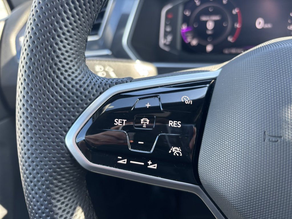 2022 Volkswagen Tiguan Comfortline R-Line Black Edition 4MOTION in Saint-Georges, Quebec - 17 - w1024h768px