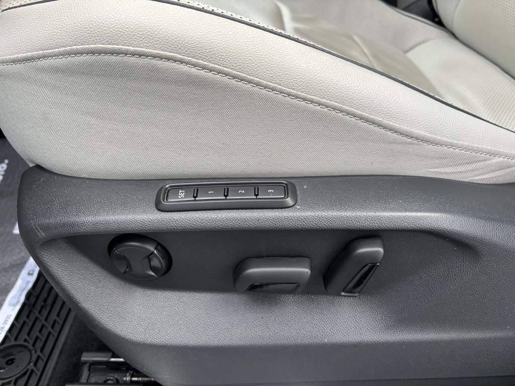 Volkswagen Tiguan Highline R-Line 4MOTION 2022 à Saint-Georges, Québec - 14 - w1024h768px