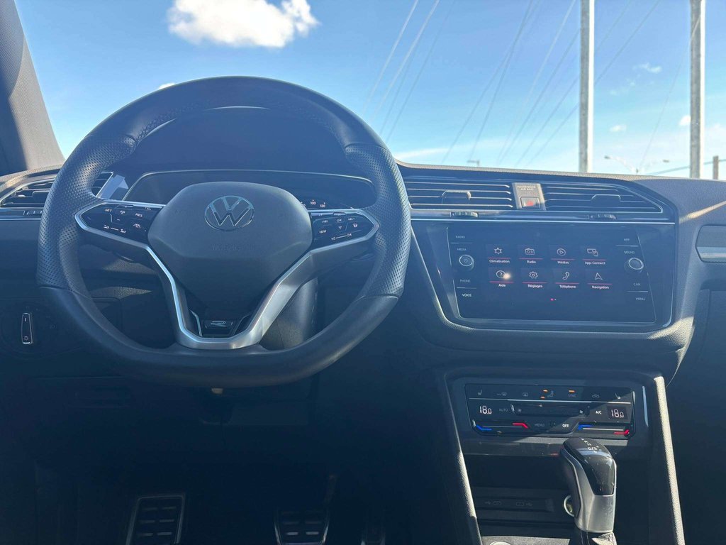 2022 Volkswagen Tiguan Comfortline R-Line Black Edition in Saint-Georges, Quebec - 13 - w1024h768px