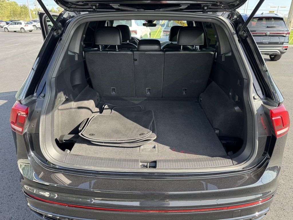2023 Volkswagen Tiguan Comfortline R-Line Black Edition 4MOTION in Saint-Georges, Quebec - 10 - w1024h768px