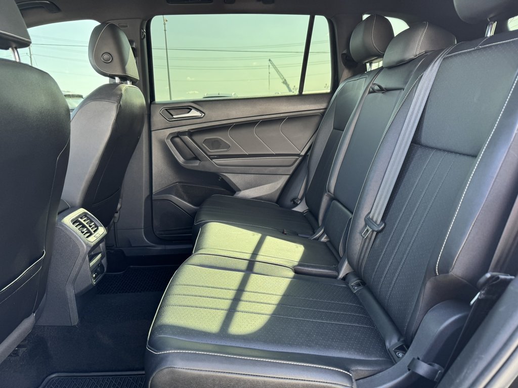 2023 Volkswagen Tiguan Comfortline R-Line Black Edition 4MOTION in Saint-Georges, Quebec - 9 - w1024h768px