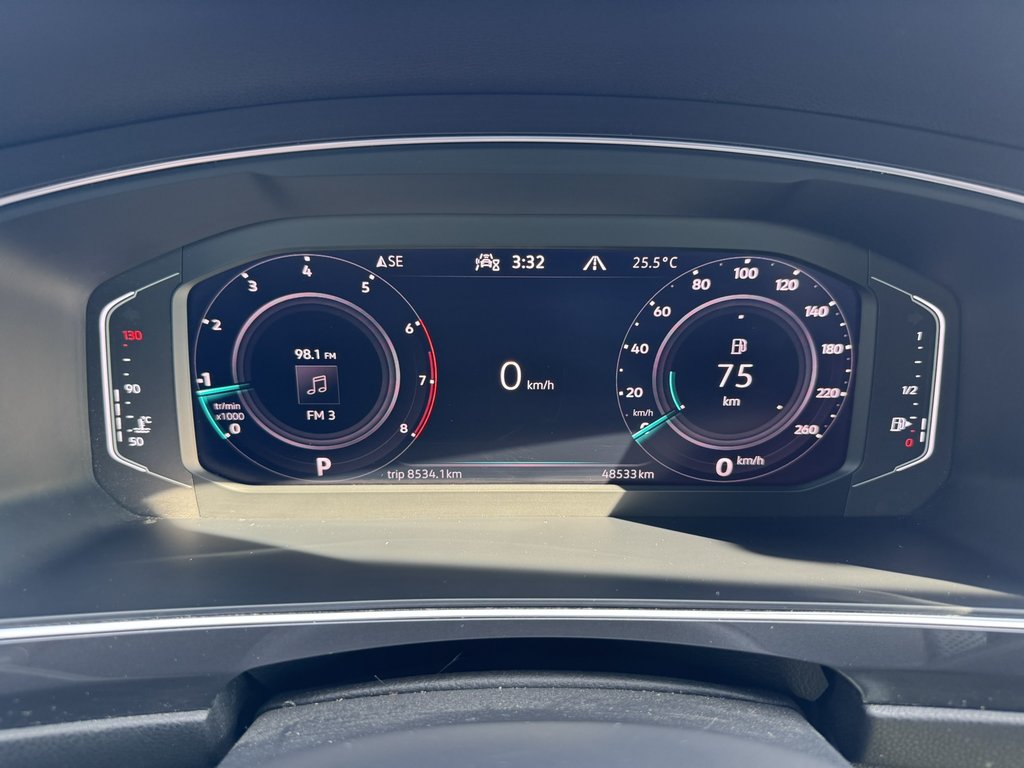2023 Volkswagen Tiguan Comfortline R-Line Black Edition 4MOTION in Saint-Georges, Quebec - 12 - w1024h768px