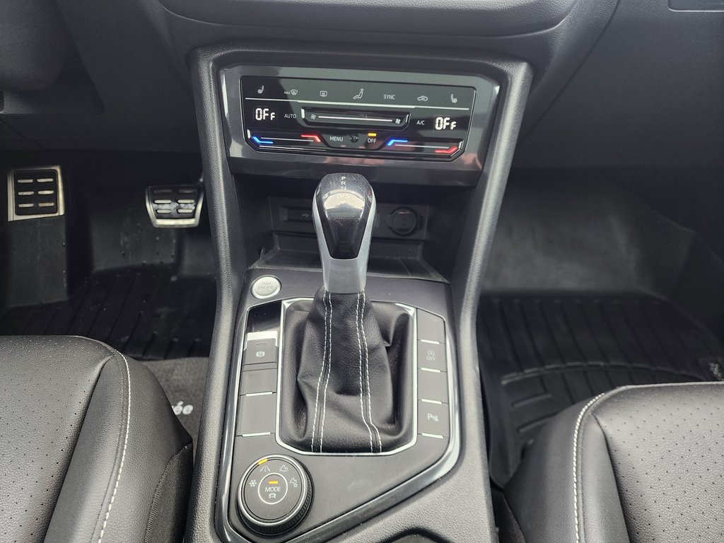 Volkswagen Tiguan Comfortline R-Line Black Edition 4MOTION 2023 à Saint-Georges, Québec - 13 - w1024h768px