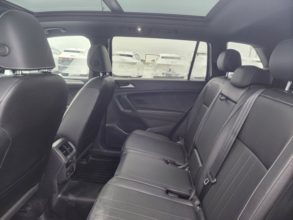 Volkswagen Tiguan Comfortline R-Line Black Edition 4MOTION 2023 à Saint-Georges, Québec - 11 - w1024h768px