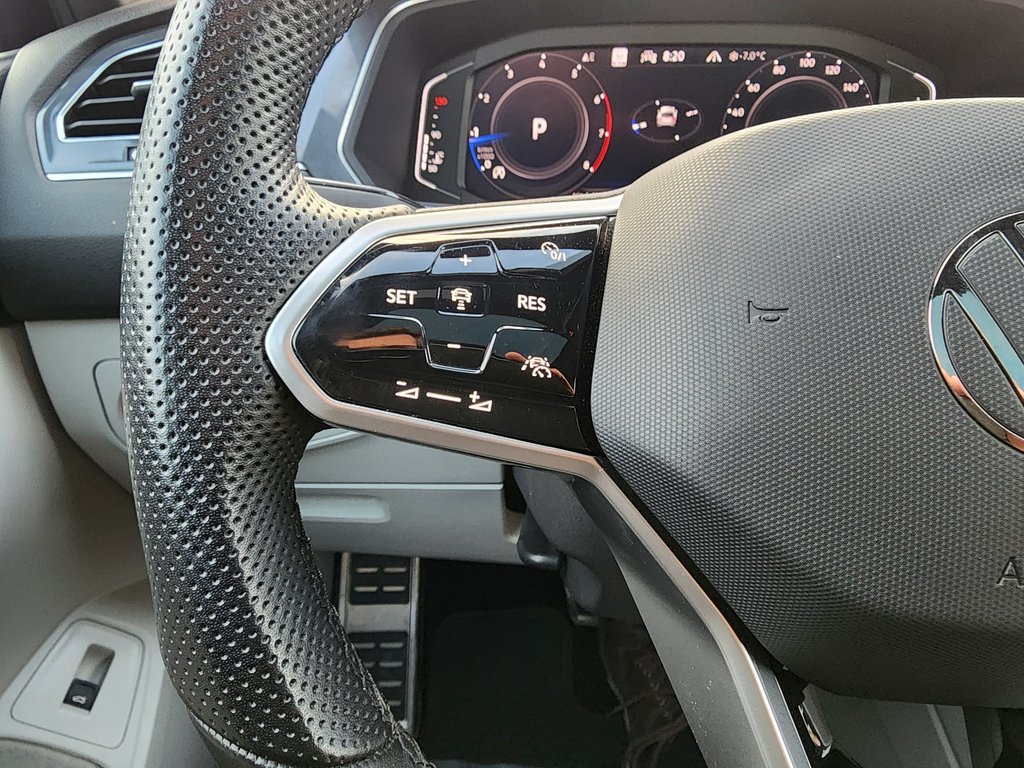 Volkswagen Tiguan Highline R-Line 4MOTION 2023 à Saint-Georges, Québec - 15 - w1024h768px