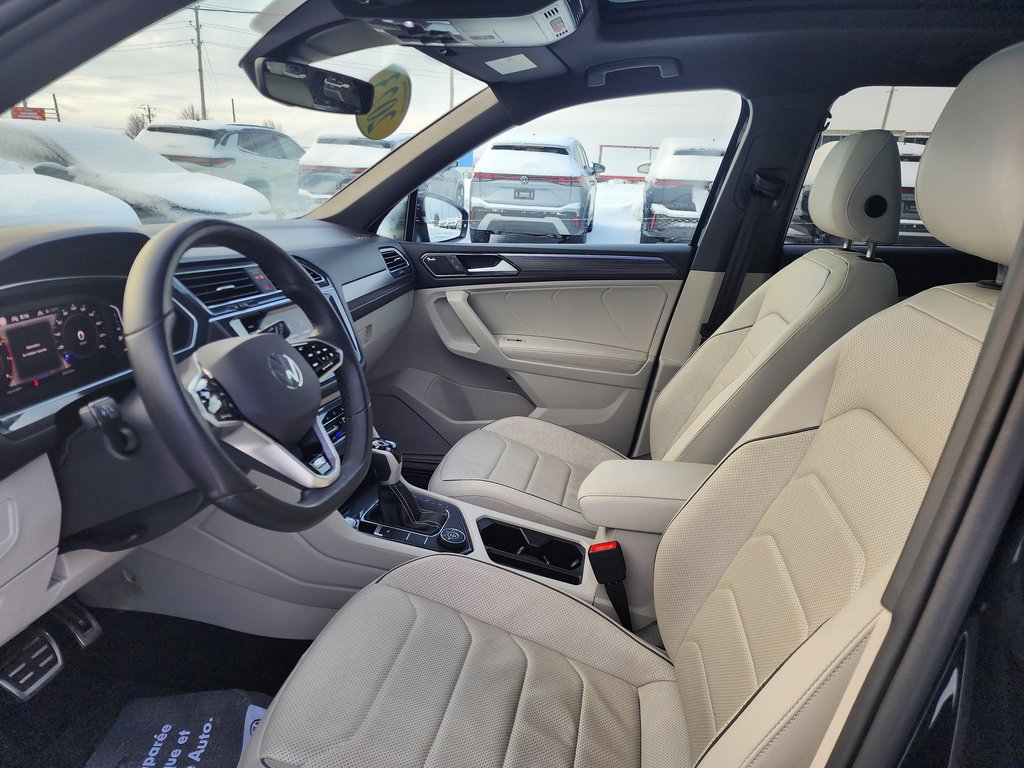 Volkswagen Tiguan Highline R-Line 4MOTION 2023 à Saint-Georges, Québec - 7 - w1024h768px