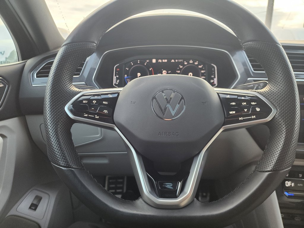 Volkswagen Tiguan Highline R-Line 4MOTION 2023 à Saint-Georges, Québec - 14 - w1024h768px