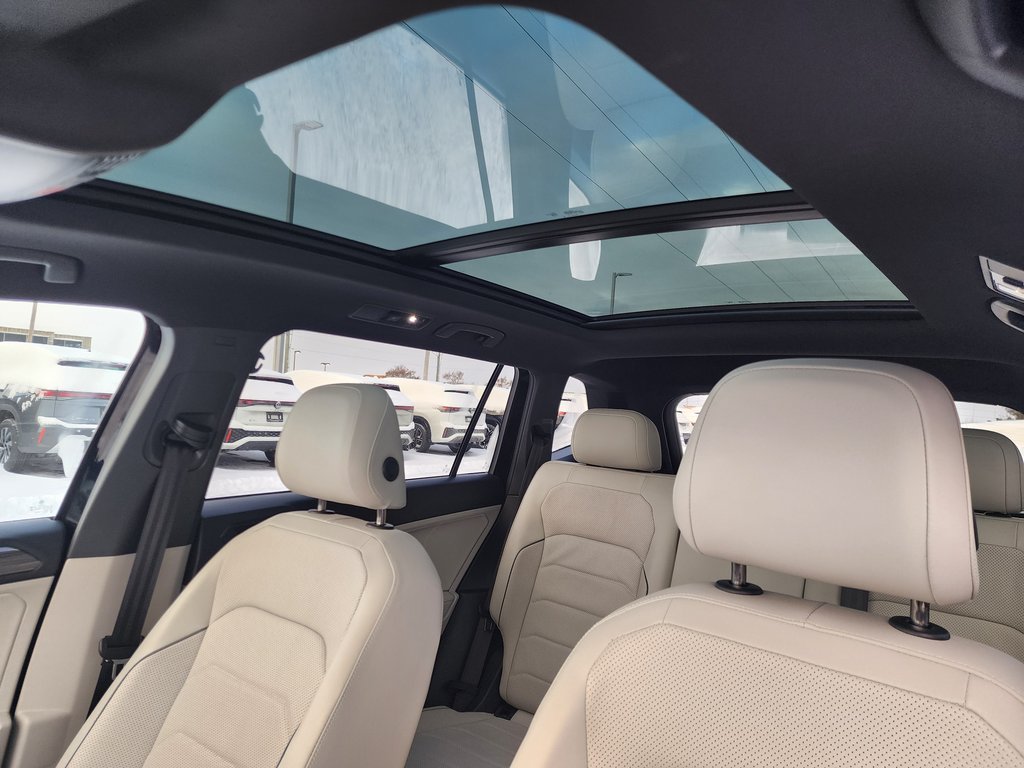 Volkswagen Tiguan Highline R-Line 4MOTION 2023 à Saint-Georges, Québec - 8 - w1024h768px