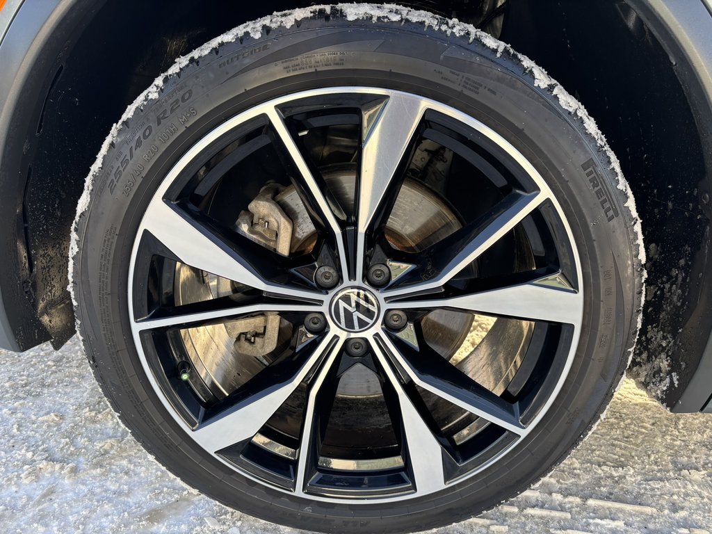 Volkswagen Tiguan Highline R-Line 4MOTION 2023 à Saint-Georges, Québec - 9 - w1024h768px