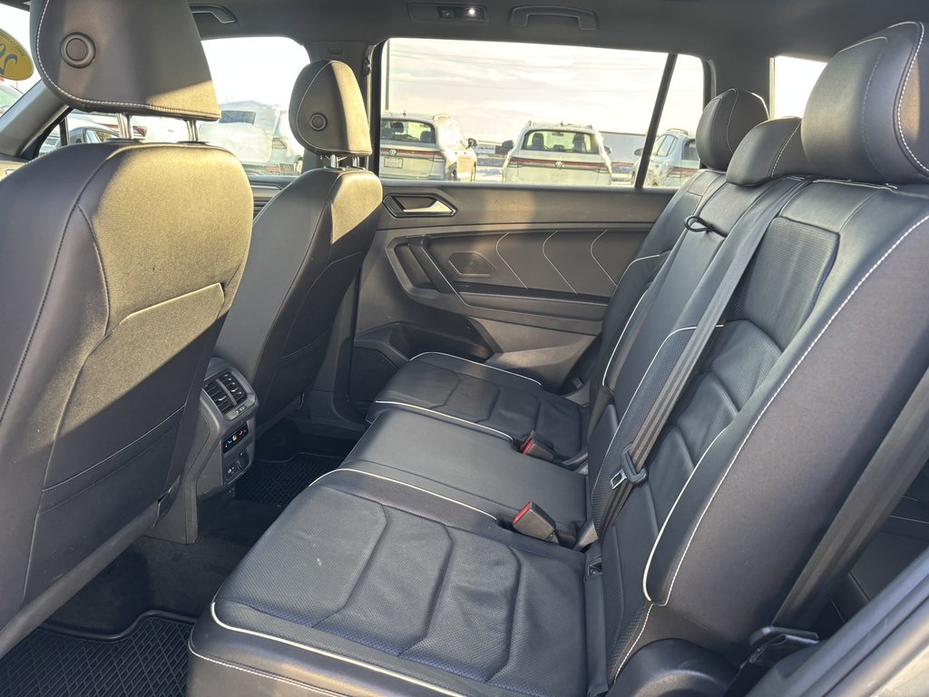 Volkswagen Tiguan Highline R-Line 4MOTION 2023 à Saint-Georges, Québec - 11 - w1024h768px