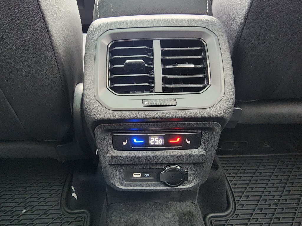 Volkswagen Tiguan Highline R-Line 4MOTION 2024 à Saint-Georges, Québec - 12 - w1024h768px