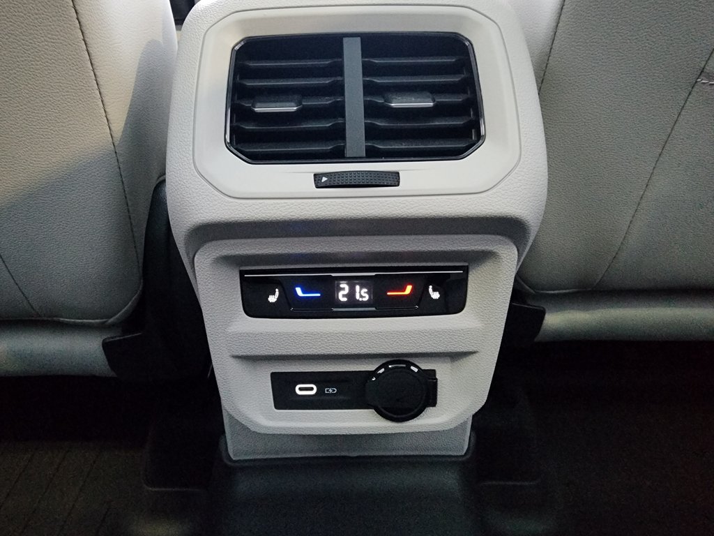 Volkswagen Tiguan Highline R-Line 4MOTION 2024 à Saint-Georges, Québec - 13 - w1024h768px