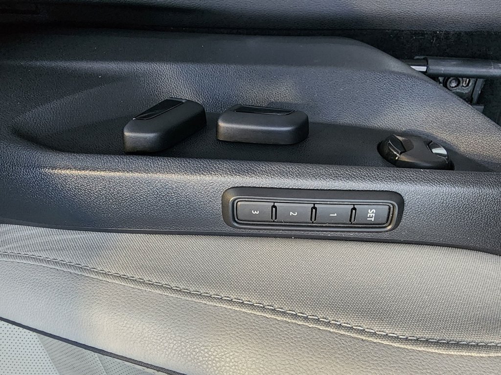 Volkswagen Tiguan Highline R-Line 4MOTION 2024 à Saint-Georges, Québec - 12 - w1024h768px