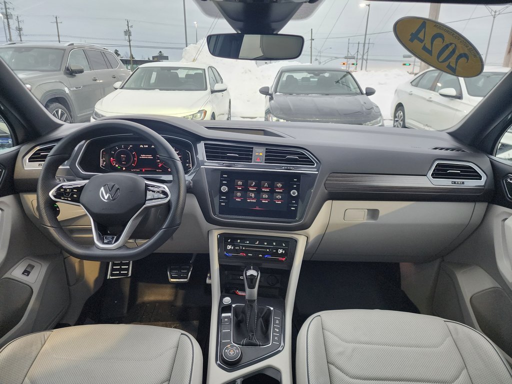 Volkswagen Tiguan Highline R-Line 4MOTION 2024 à Saint-Georges, Québec - 14 - w1024h768px