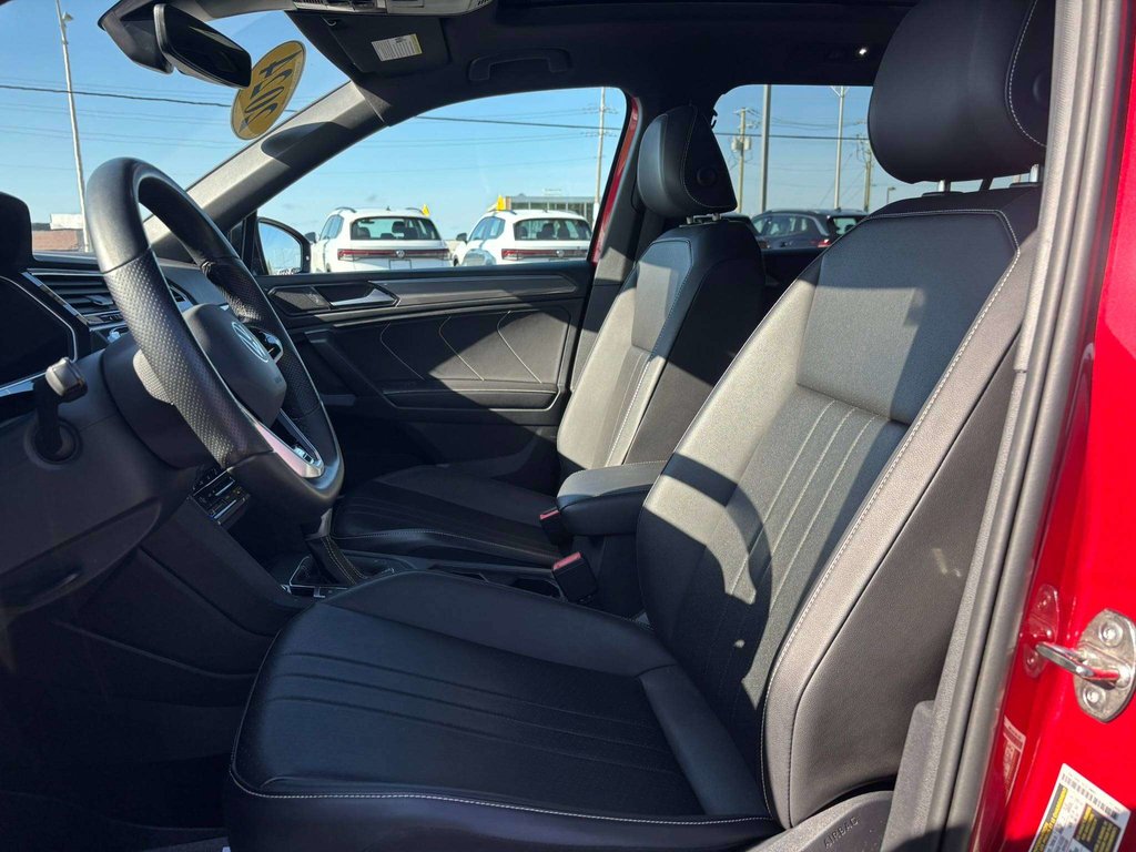 2024 Volkswagen Tiguan Comfortline R-Line Black Edition in Saint-Georges, Quebec - 10 - w1024h768px