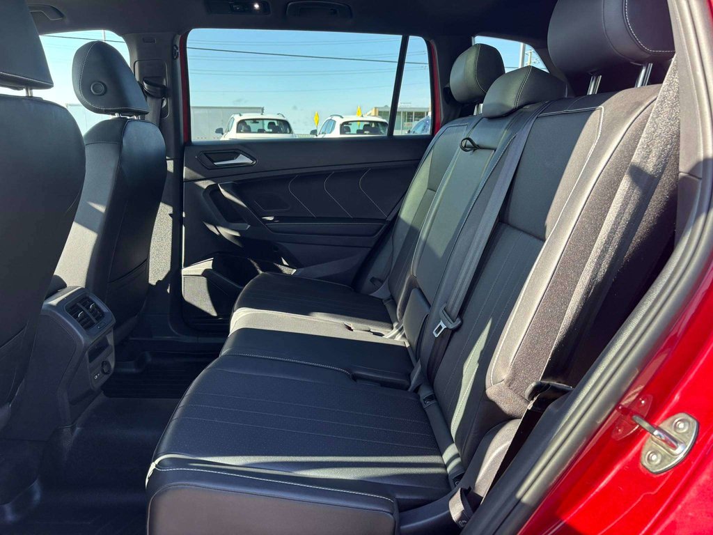 2024 Volkswagen Tiguan Comfortline R-Line Black Edition in Saint-Georges, Quebec - 9 - w1024h768px